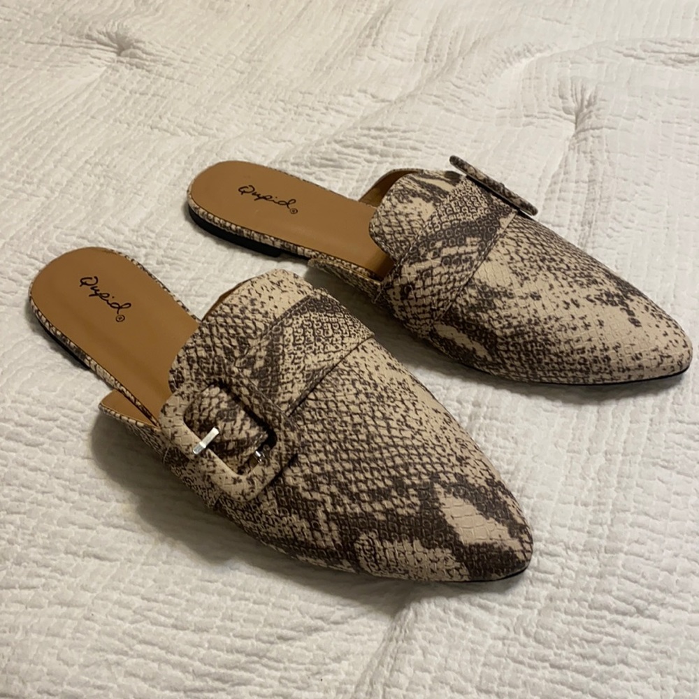 Snake skin flats
